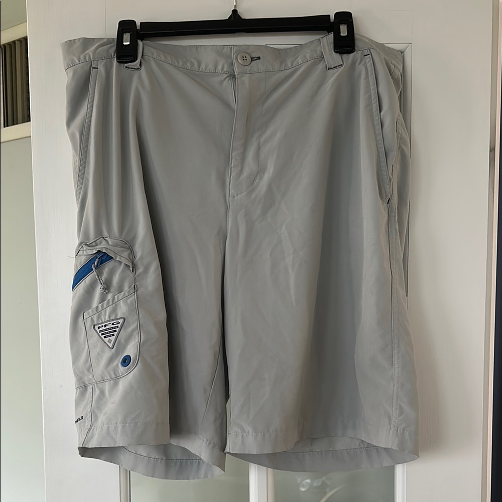 Columbia PFG Men's Gray Shorts with Blue Accents